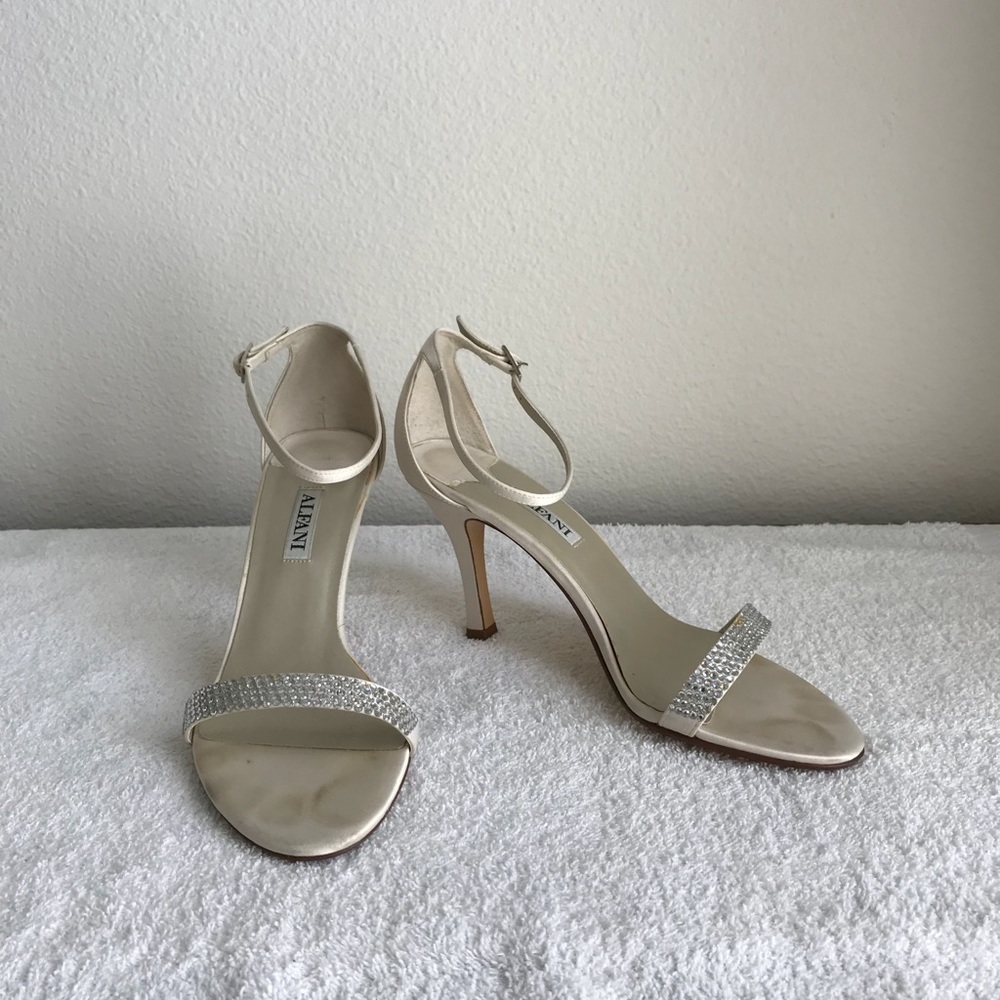 ALFANI heels